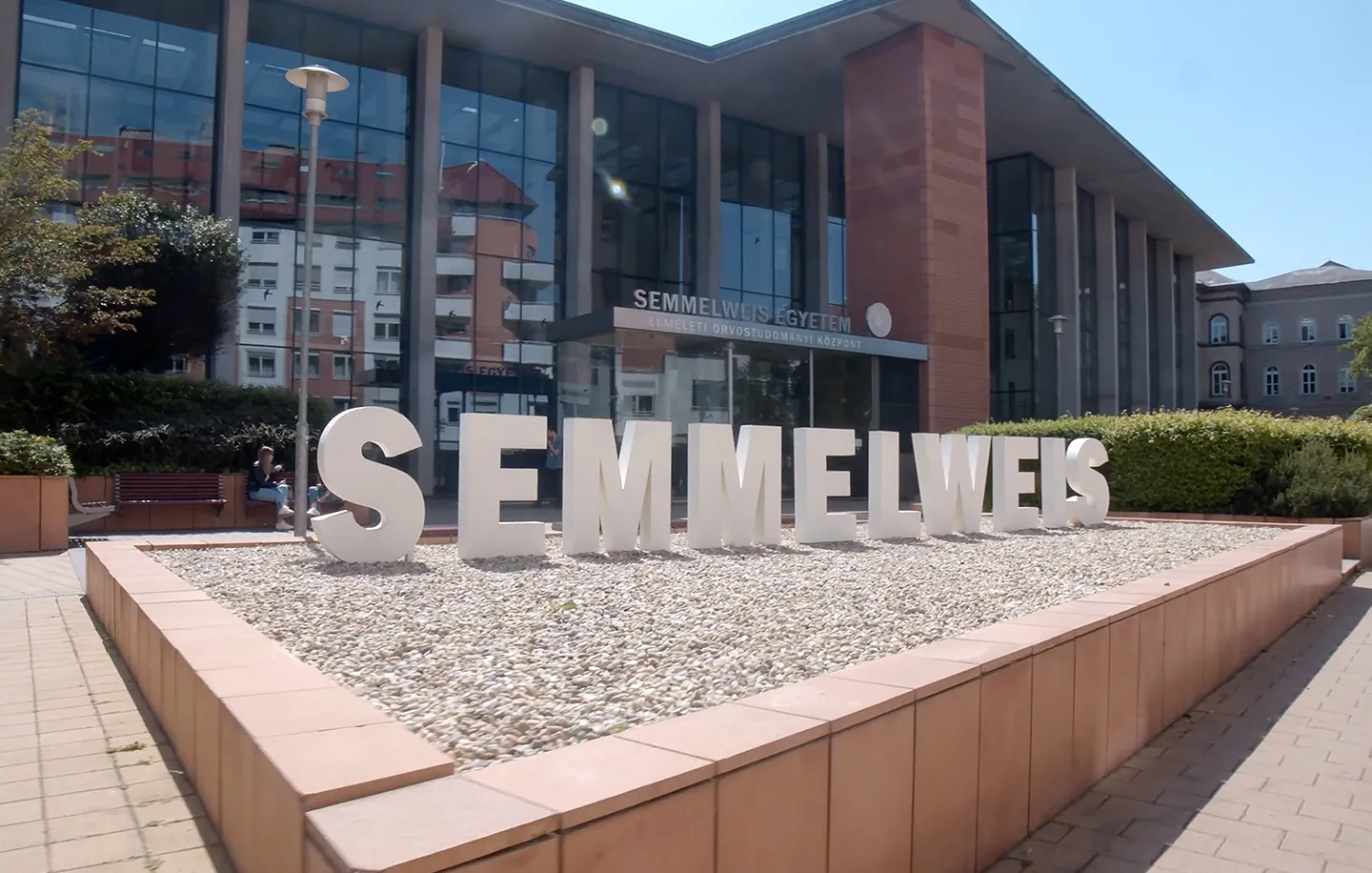 Semmelweis Universität Budapest - Medizinstudium in Ungarn