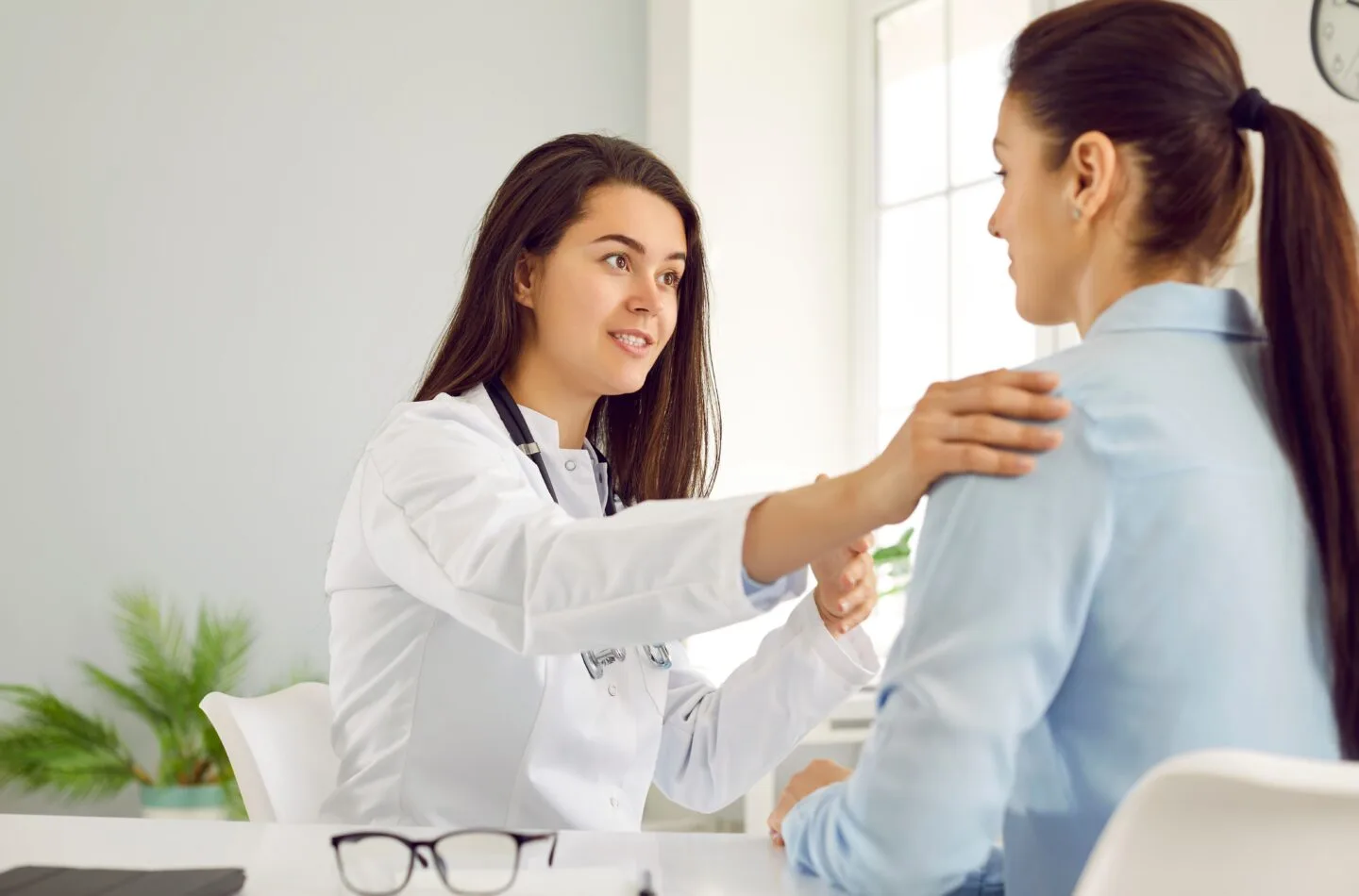 Frauenarzt Gehalt: Was verdient ein Frauenarzt/-ärztin in Deutschland?